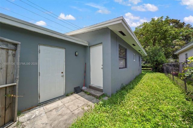 1344 NW 7th Ter, Fort Lauderdale, FL 33311