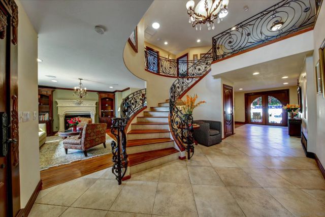 2540 Chatsworth, San Diego, CA 92106
