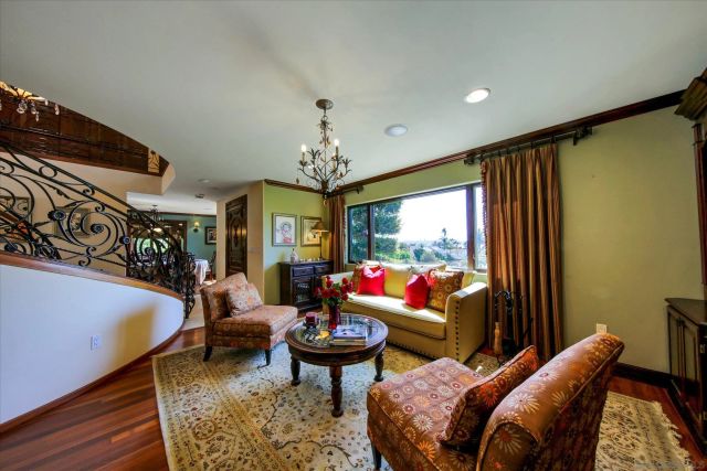2540 Chatsworth, San Diego, CA 92106