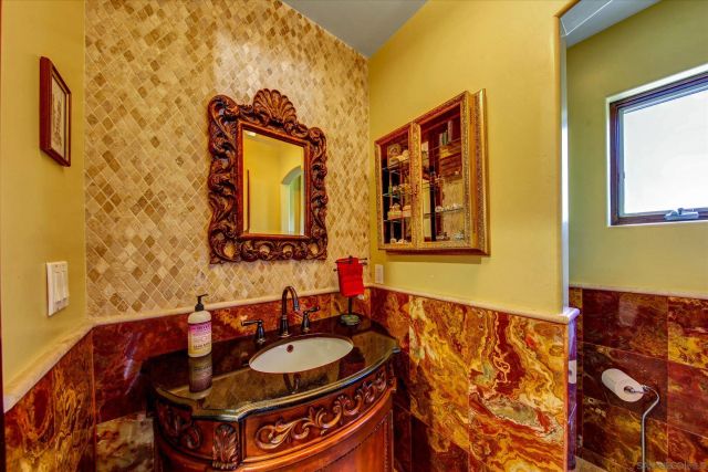 2540 Chatsworth, San Diego, CA 92106