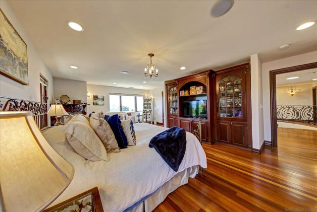2540 Chatsworth, San Diego, CA 92106