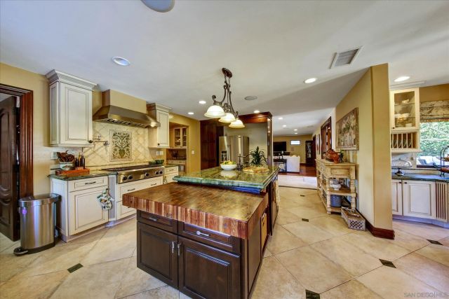 2540 Chatsworth, San Diego, CA 92106