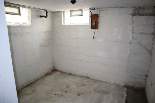 506 Lewis Ave, Jeannette, PA 15644