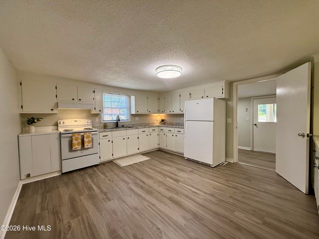 101 Cherry Street, Williamston, NC 27892
