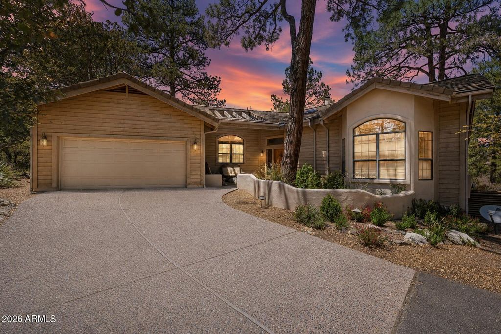 Image 2 of property listing at 1750 CAMBRIDGE Drive, Prescott, AZ 86305