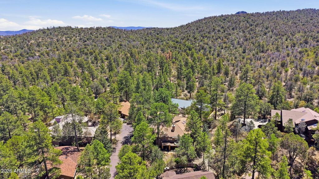 Image 6 of property listing at 1750 CAMBRIDGE Drive, Prescott, AZ 86305