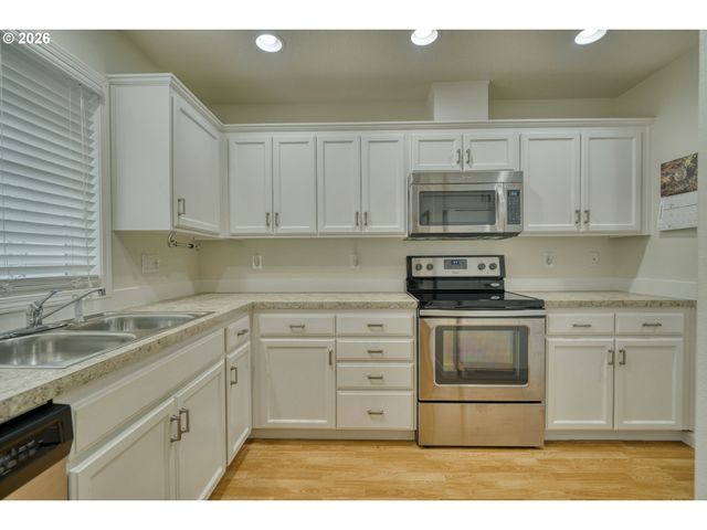 51673 Se 5TH St, Scappoose, OR 97056