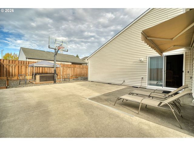 51673 Se 5TH St, Scappoose, OR 97056