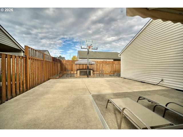 51673 Se 5TH St, Scappoose, OR 97056