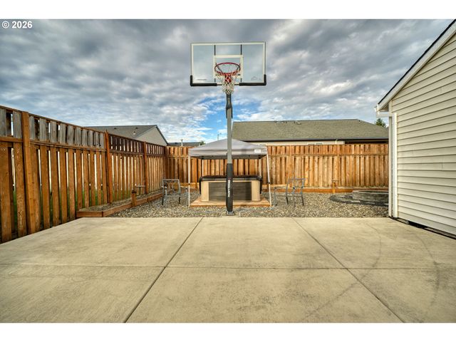 51673 Se 5TH St, Scappoose, OR 97056