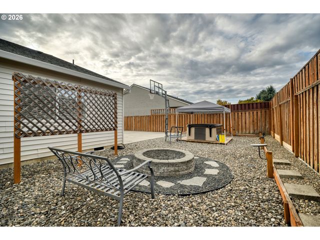 51673 Se 5TH St, Scappoose, OR 97056