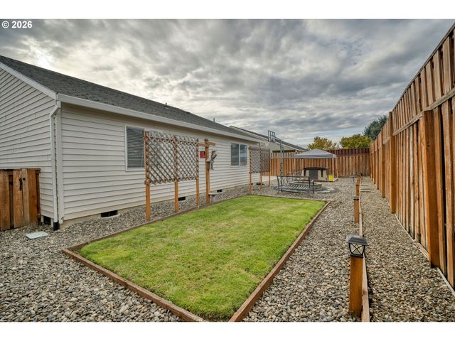 51673 Se 5TH St, Scappoose, OR 97056