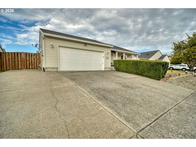 51673 Se 5TH St, Scappoose, OR 97056