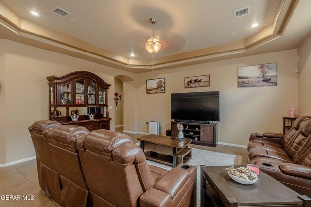 12435 Knightsbridge Drive, Horizon City, TX 79928