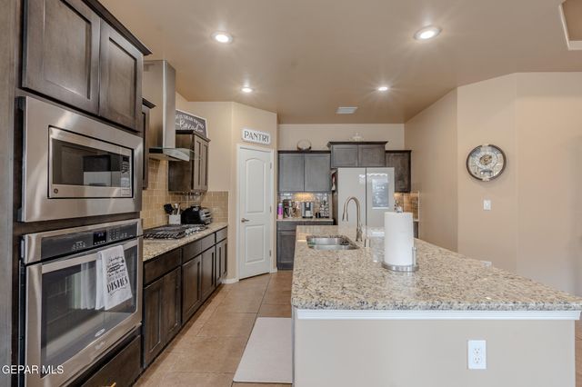 12435 Knightsbridge Drive, Horizon City, TX 79928