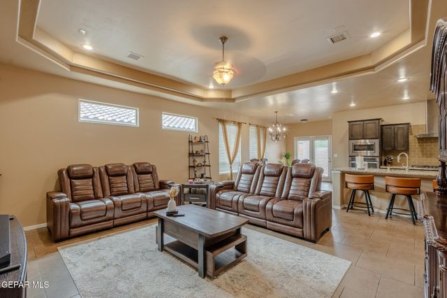 12435 Knightsbridge Drive, Horizon City, TX 79928