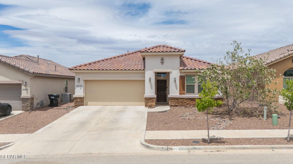 12435 Knightsbridge Drive, Horizon City, TX 79928