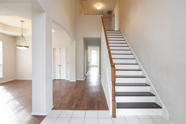 206 Howley Court, Irving, TX 75063