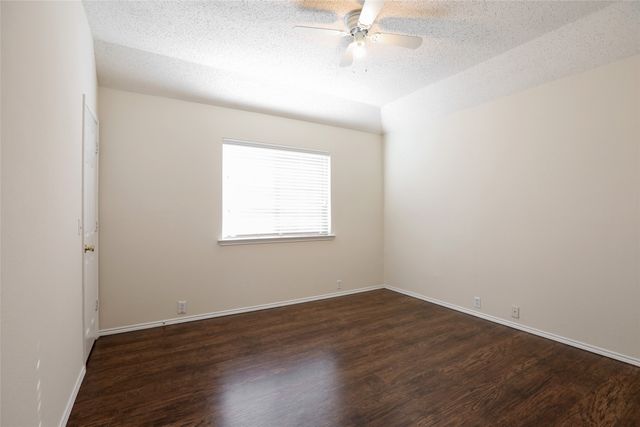 206 Howley Court, Irving, TX 75063