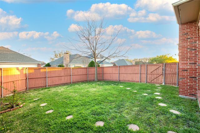 206 Howley Court, Irving, TX 75063