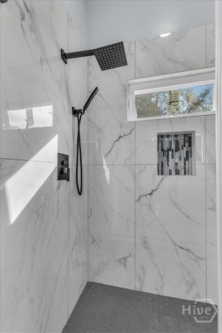 801 W 50th Street, Savannah, GA 31405