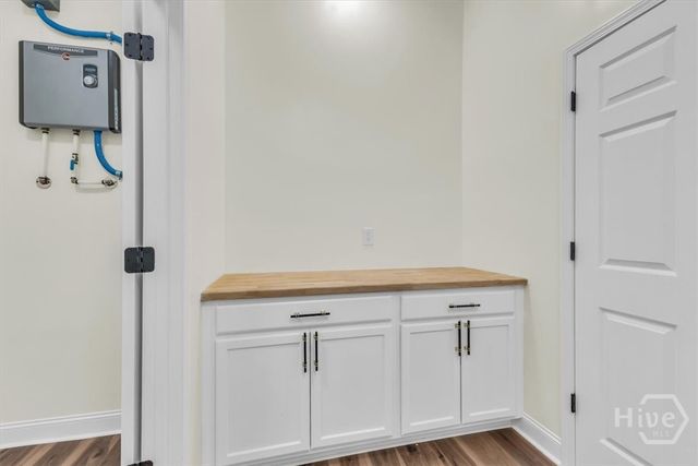 801 W 50th Street, Savannah, GA 31405