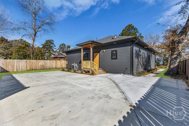 801 W 50th Street, Savannah, GA 31405