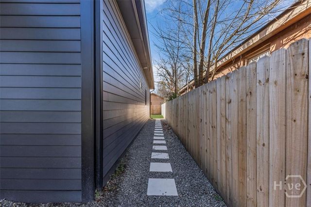 801 W 50th Street, Savannah, GA 31405