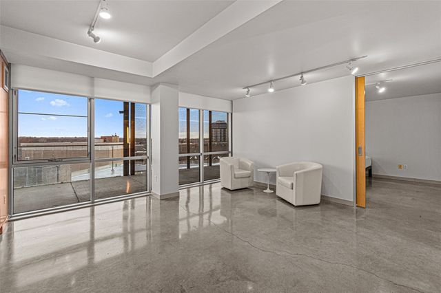 221 E College Street 708, Iowa City, IA 52240