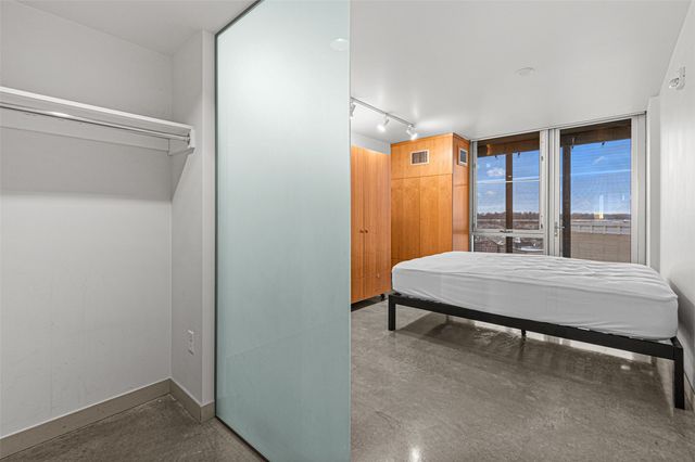 221 E College Street 708, Iowa City, IA 52240