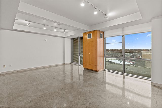 221 E College Street 708, Iowa City, IA 52240