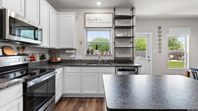 1994 RESERVE WAY, New Braunfels, TX 78130