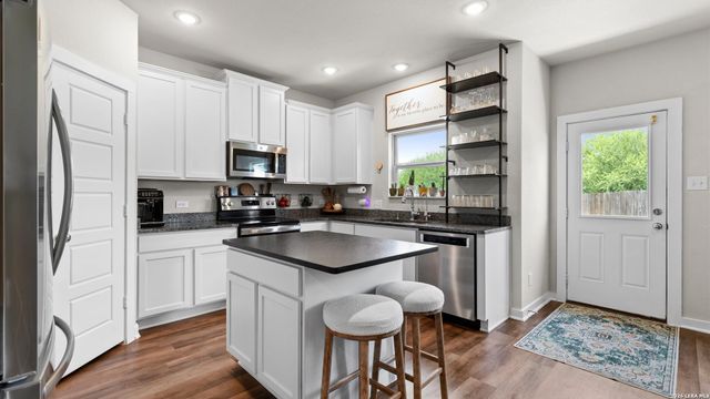 1994 RESERVE WAY, New Braunfels, TX 78130