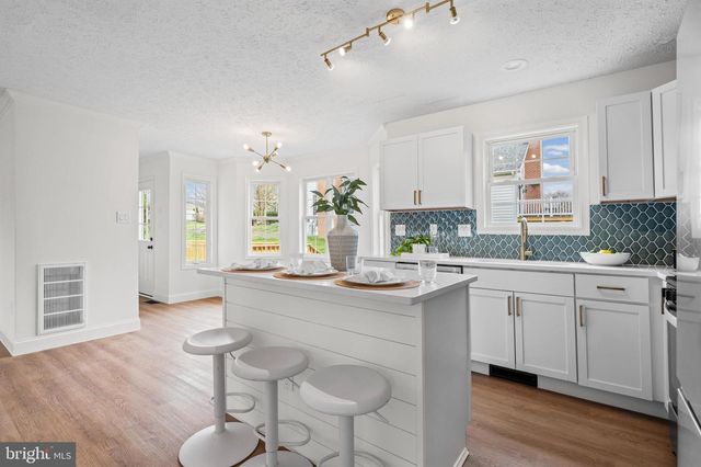 1018 MEADOW GLEN RD, Middle River, MD 21220