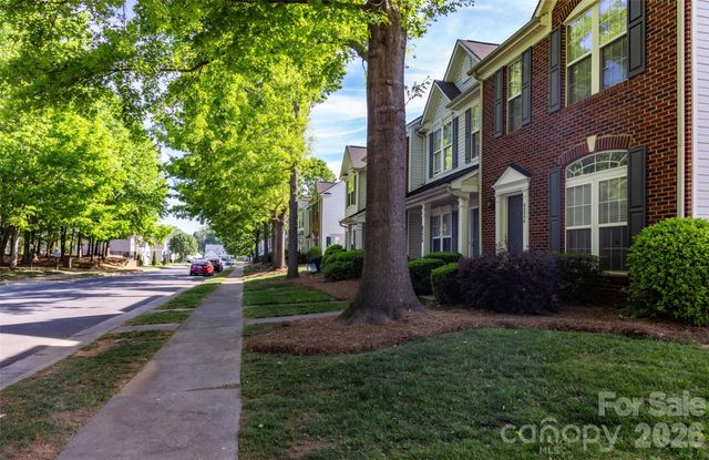 8224 Shinkansen Drive, Charlotte, NC 28213