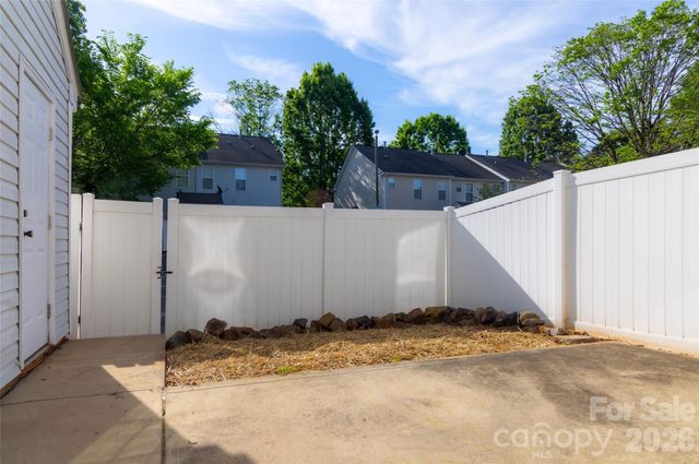 8224 Shinkansen Drive, Charlotte, NC 28213