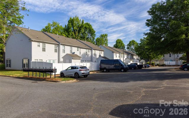 8224 Shinkansen Drive, Charlotte, NC 28213