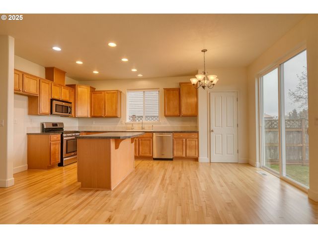 52036 Se ICENOGLE Loop, Scappoose, OR 97056