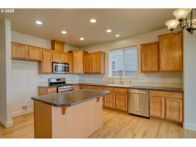 52036 Se ICENOGLE Loop, Scappoose, OR 97056