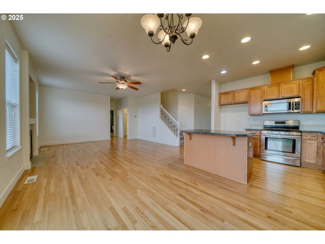 52036 Se ICENOGLE Loop, Scappoose, OR 97056