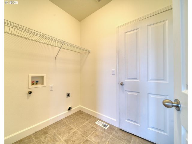 52036 Se ICENOGLE Loop, Scappoose, OR 97056