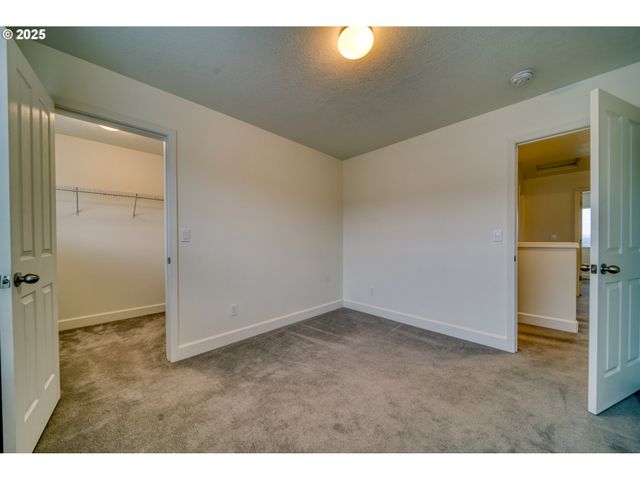 52036 Se ICENOGLE Loop, Scappoose, OR 97056