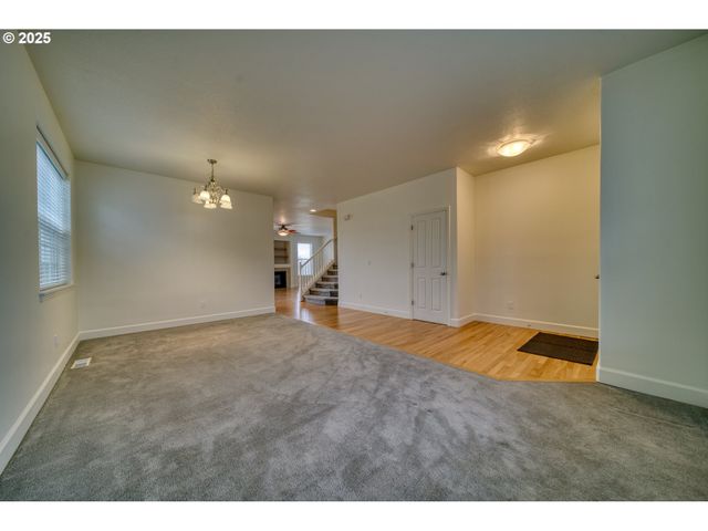 52036 Se ICENOGLE Loop, Scappoose, OR 97056