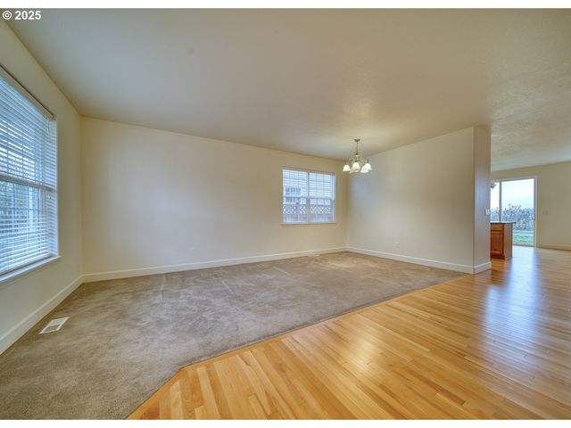 52036 Se ICENOGLE Loop, Scappoose, OR 97056