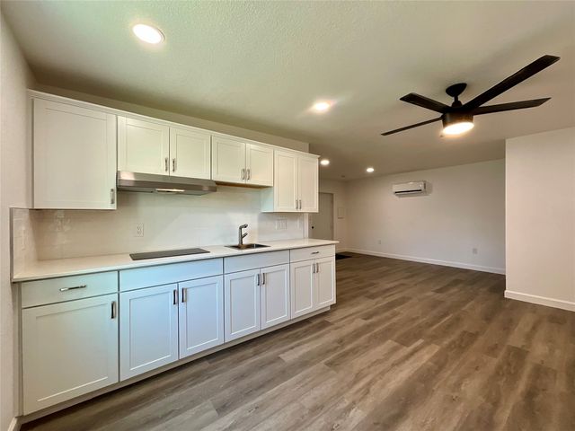211 Ramsey Street, Cedar Hill, TX 75104