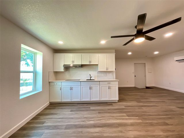 211 Ramsey Street, Cedar Hill, TX 75104