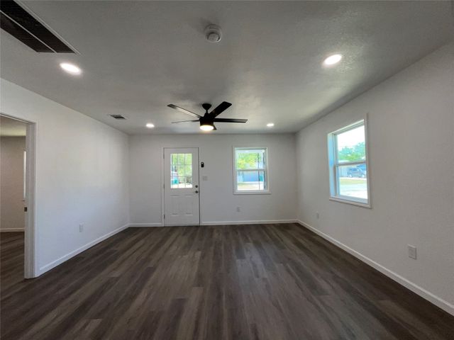 211 Ramsey Street, Cedar Hill, TX 75104