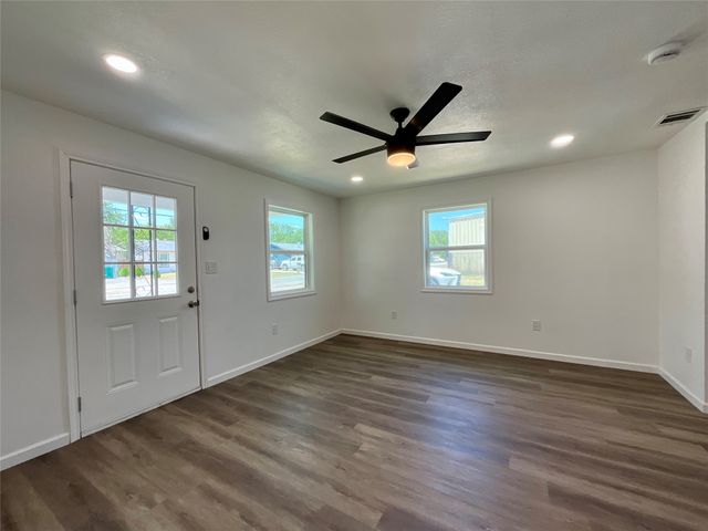 211 Ramsey Street, Cedar Hill, TX 75104
