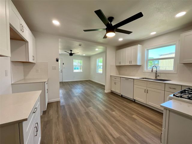 211 Ramsey Street, Cedar Hill, TX 75104