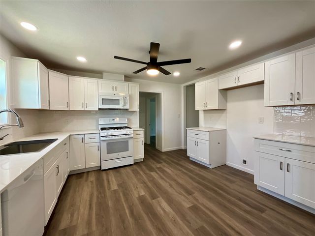 211 Ramsey Street, Cedar Hill, TX 75104